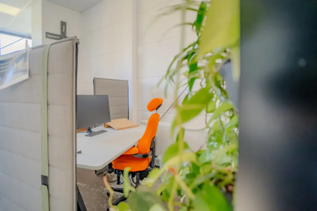 Fixdesk-Arbeitsplatz im Teambüro